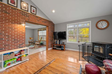 31 Axelrod Road Monmouth ME 04259