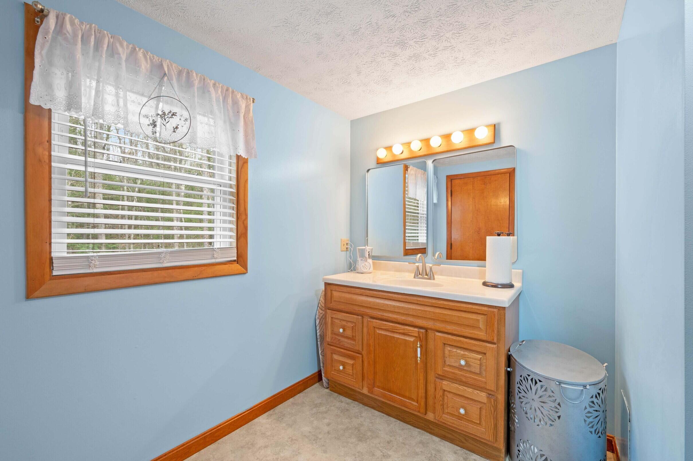 31 Axelrod Road Monmouth ME 04259