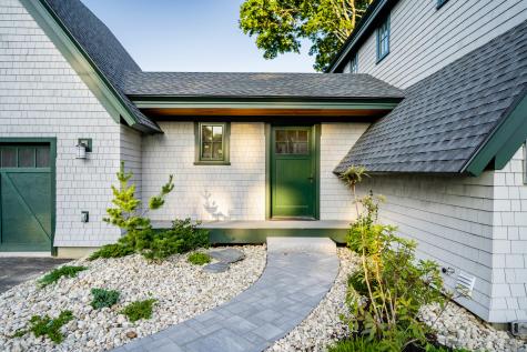 32 Andrews Avenue Falmouth ME 04105