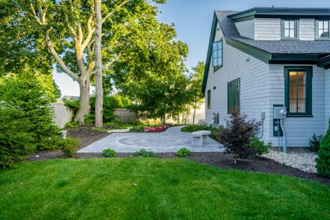 32 Andrews Avenue Falmouth ME 04105