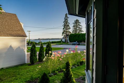 32 Andrews Avenue Falmouth ME 04105