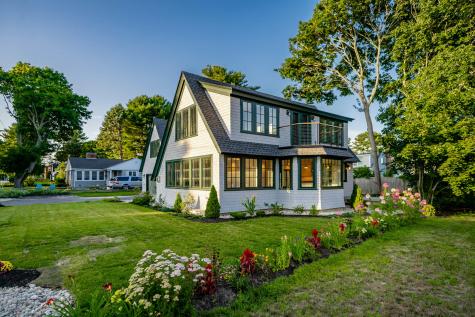 32 Andrews Avenue Falmouth ME 04105