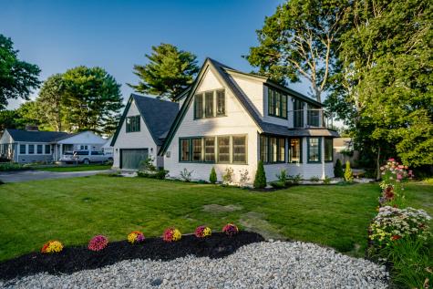 32 Andrews Avenue Falmouth ME 04105