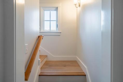 32 Andrews Avenue Falmouth ME 04105