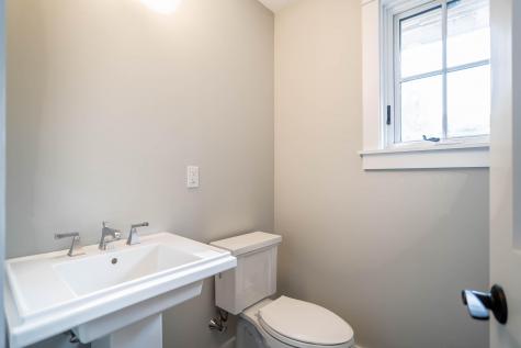 32 Andrews Avenue Falmouth ME 04105