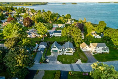 32 Andrews Avenue Falmouth ME 04105