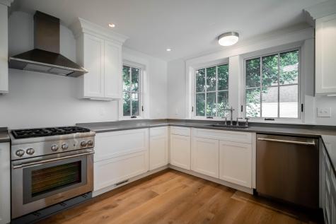 32 Andrews Avenue Falmouth ME 04105