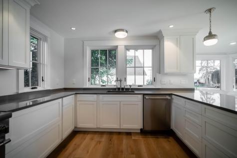 32 Andrews Avenue Falmouth ME 04105