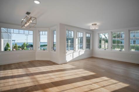 32 Andrews Avenue Falmouth ME 04105