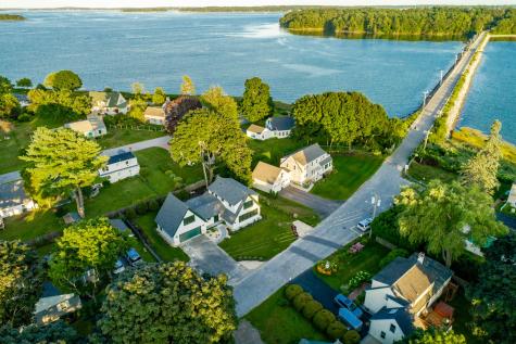 32 Andrews Avenue Falmouth ME 04105