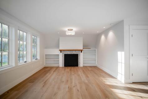 32 Andrews Avenue Falmouth ME 04105