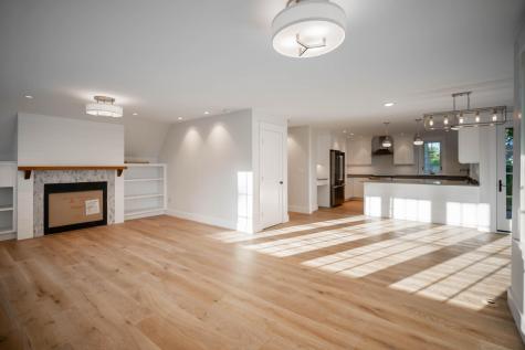32 Andrews Avenue Falmouth ME 04105
