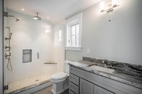 32 Andrews Avenue Falmouth ME 04105