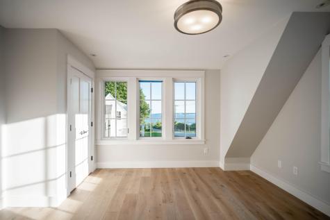 32 Andrews Avenue Falmouth ME 04105