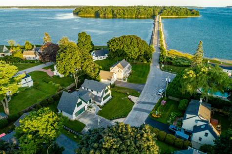 32 Andrews Avenue Falmouth ME 04105