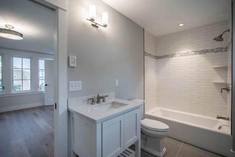 32 Andrews Avenue Falmouth ME 04105