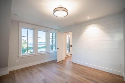 32 Andrews Avenue Falmouth ME 04105