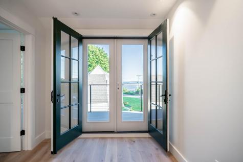 32 Andrews Avenue Falmouth ME 04105