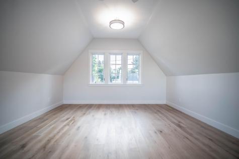 32 Andrews Avenue Falmouth ME 04105