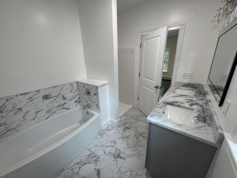 14 Macadamia Lane Lewiston ME 04240