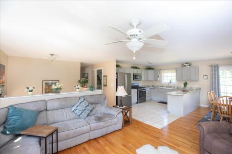 31 Jay's Way Hampden ME 04444