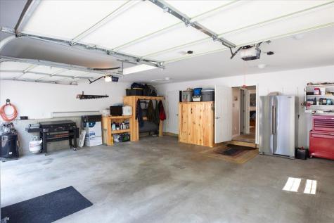 31 Jay's Way Hampden ME 04444