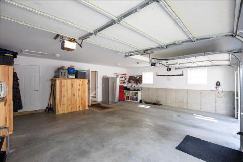 31 Jay's Way Hampden ME 04444