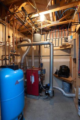 31 Jay's Way Hampden ME 04444