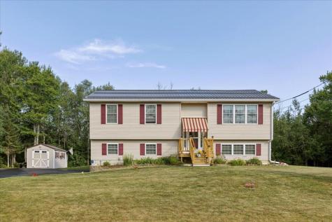 31 Jay's Way Hampden ME 04444