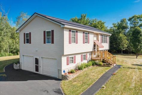 31 Jay's Way Hampden ME 04444