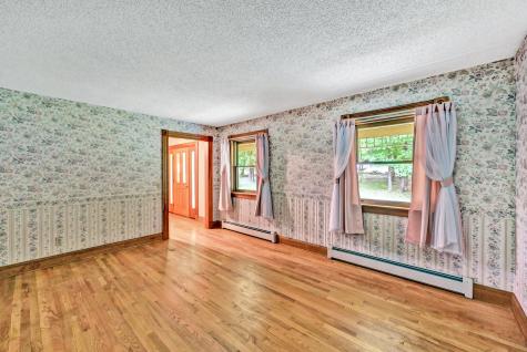 286 Pond Road Wayne ME 04284