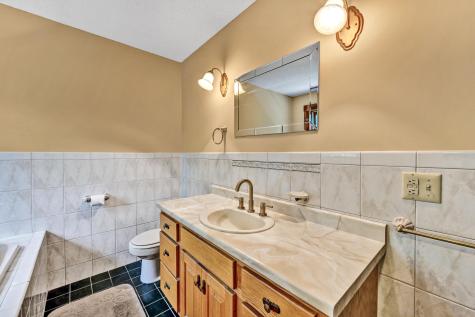 286 Pond Road Wayne ME 04284