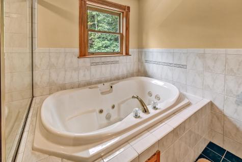 286 Pond Road Wayne ME 04284