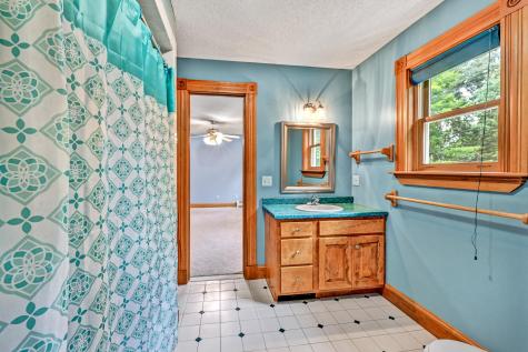 286 Pond Road Wayne ME 04284