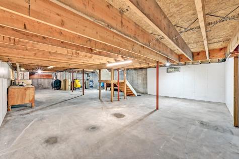 286 Pond Road Wayne ME 04284