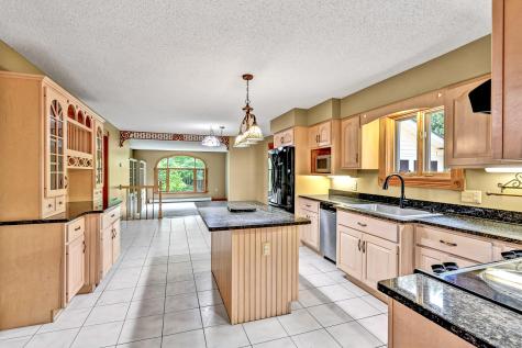 286 Pond Road Wayne ME 04284