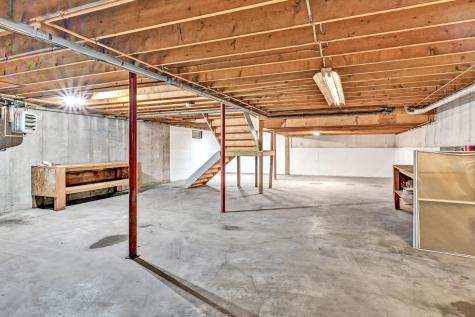 286 Pond Road Wayne ME 04284