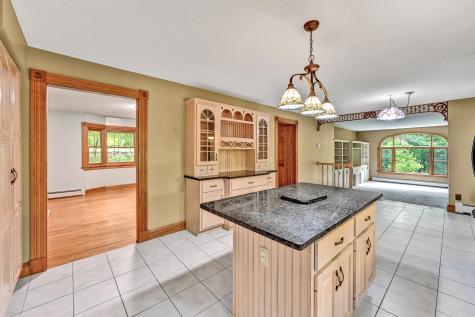 286 Pond Road Wayne ME 04284