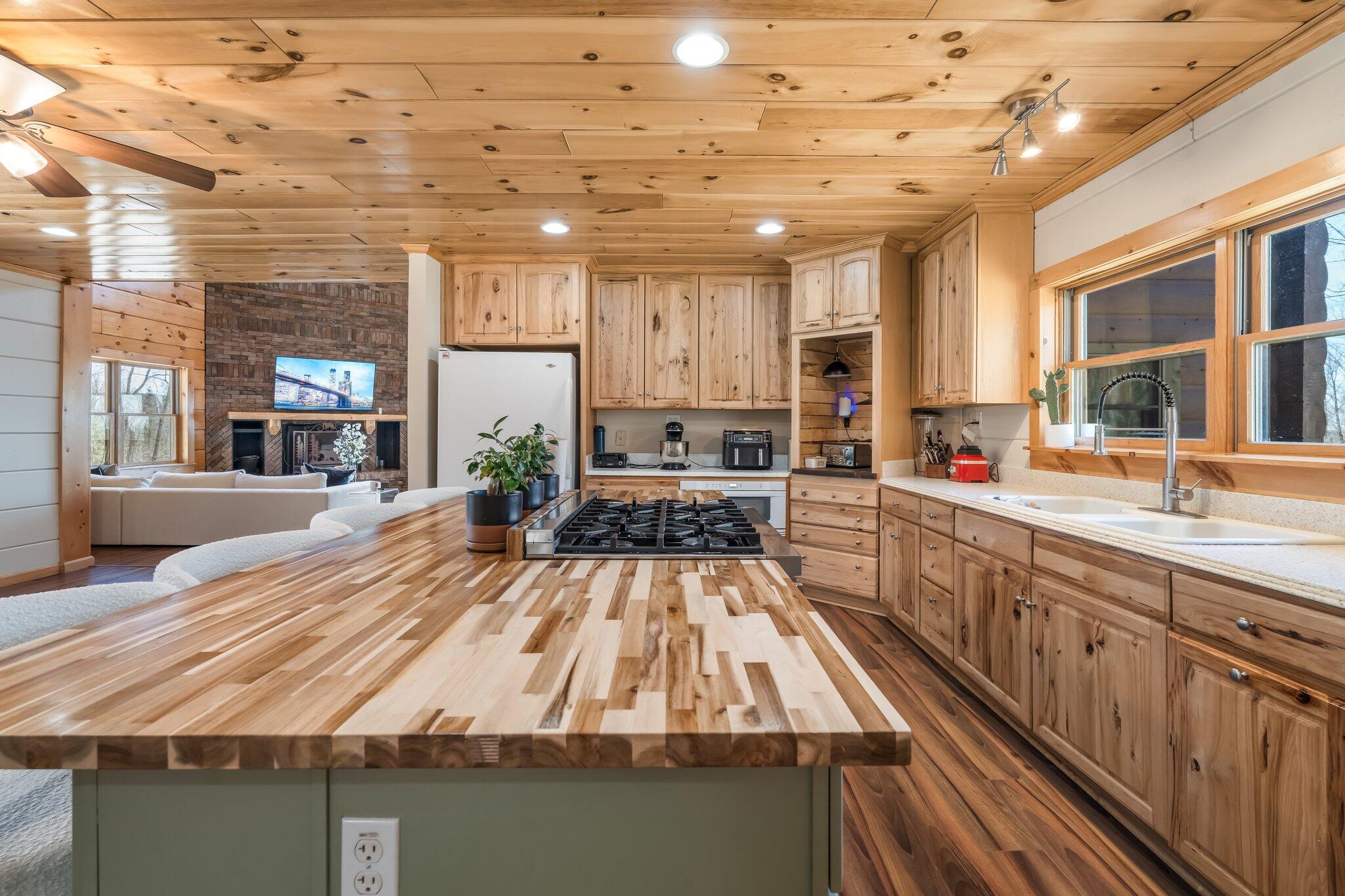 23 Hillcrest Lane Dyer Brook ME 04747