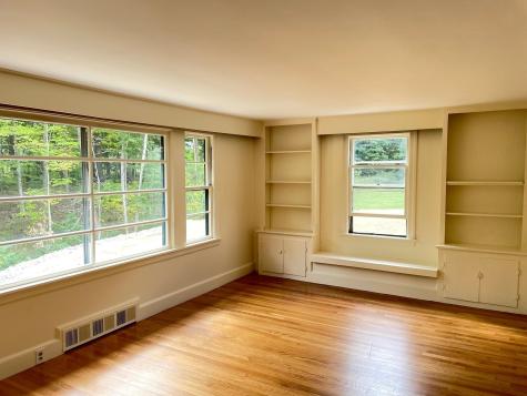 77 Middle Road Falmouth ME 04105