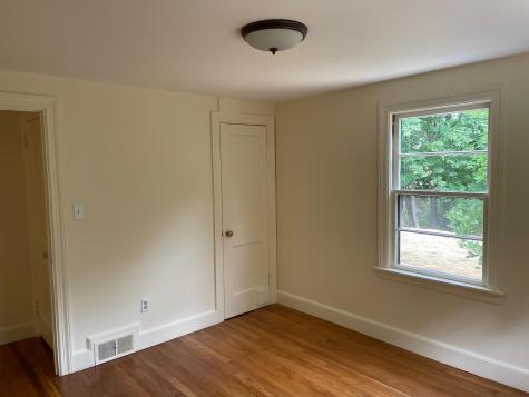 77 Middle Road Falmouth ME 04105