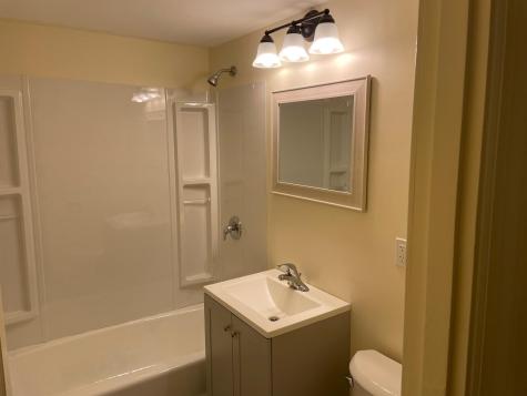 77 Middle Road Falmouth ME 04105