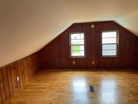 77 Middle Road Falmouth ME 04105