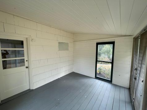 77 Middle Road Falmouth ME 04105