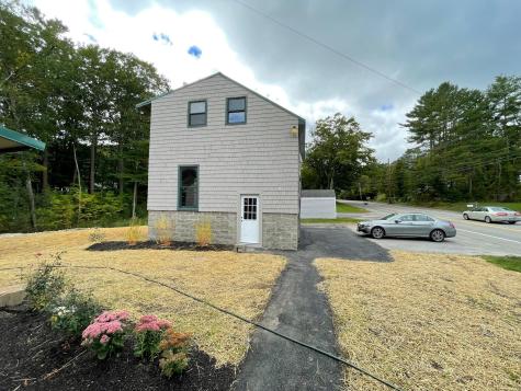77 Middle Road Falmouth ME 04105