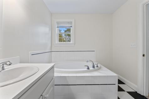 10 Thistleberry Lane York ME 03909