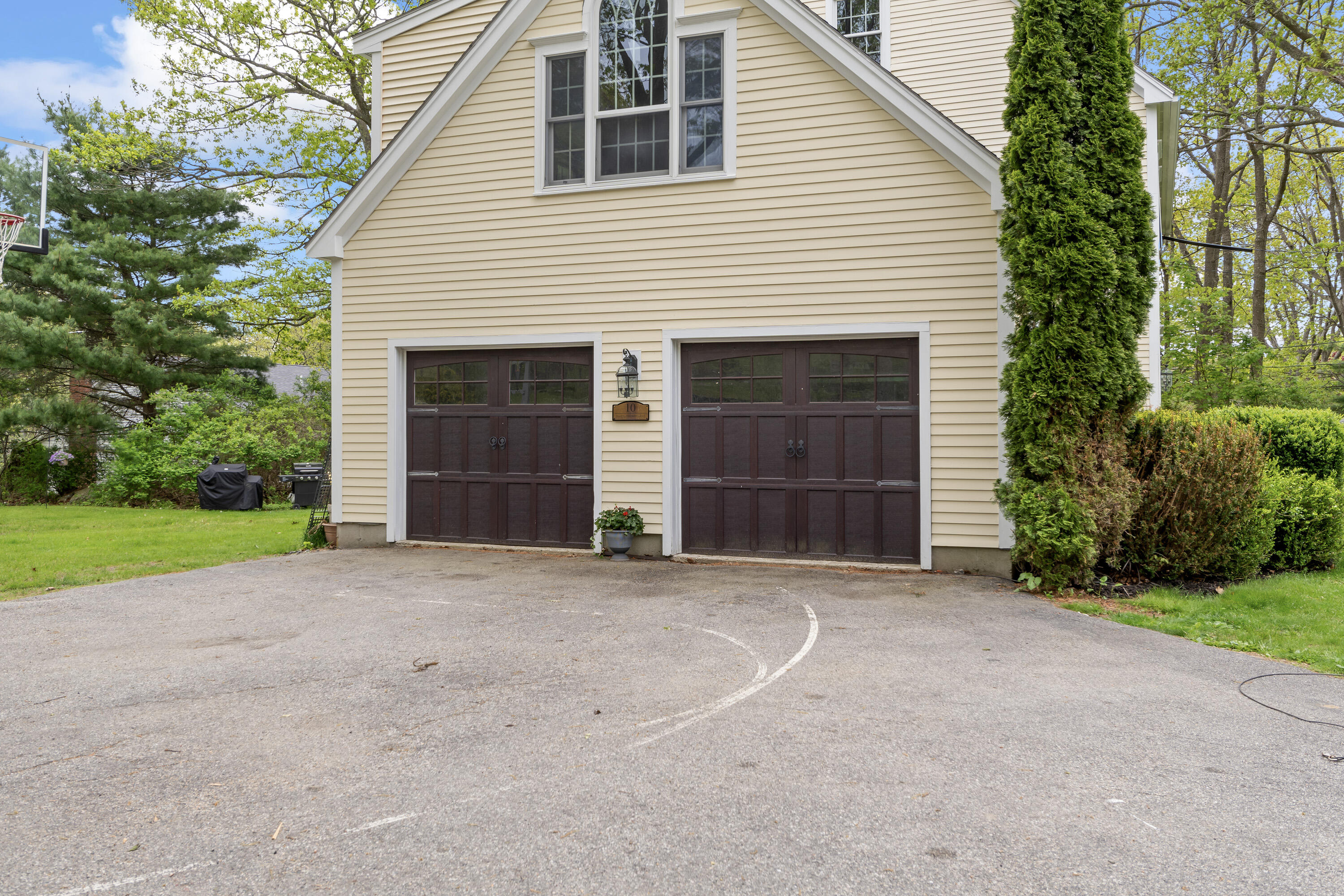 10 Thistleberry Lane York ME 03909