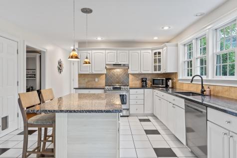 10 Thistleberry Lane York ME 03909