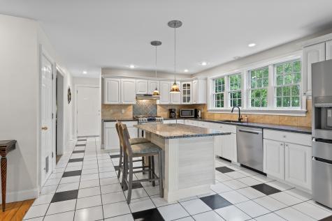 10 Thistleberry Lane York ME 03909