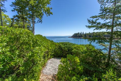 5 Penobscot Lane Owls Head ME 04854